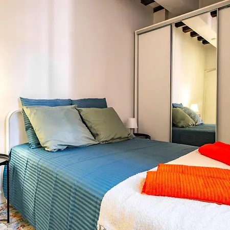 4 Guests Flat - Rue Mouffetard