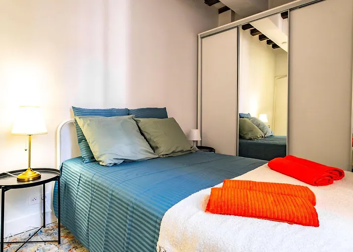 4 Guests Flat - Rue Mouffetard